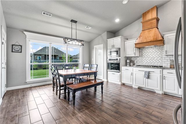 725 Macdonald Drive, Pea Ridge, AR 72751