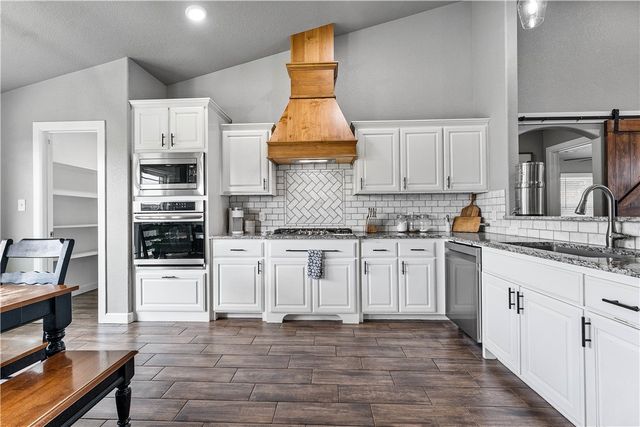 725 Macdonald Drive, Pea Ridge, AR 72751