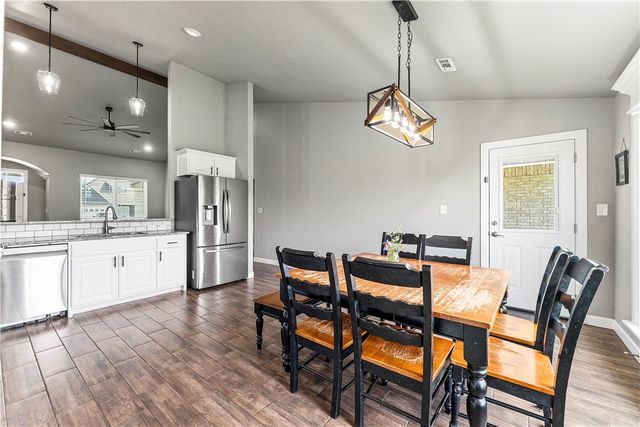 725 Macdonald Drive, Pea Ridge, AR 72751