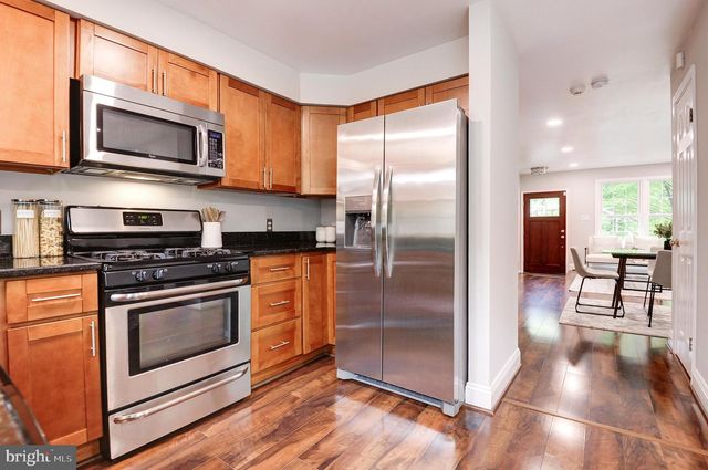 7832 GUM SPRINGS VILLAGE DR, Alexandria, VA 22306