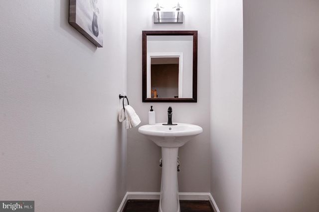 7832 GUM SPRINGS VILLAGE DR, Alexandria, VA 22306