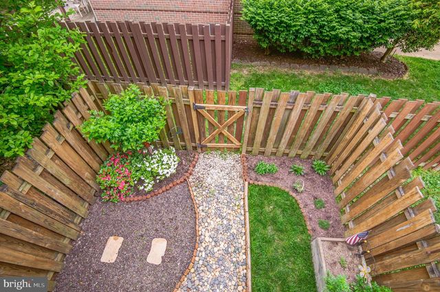 7832 GUM SPRINGS VILLAGE DR, Alexandria, VA 22306