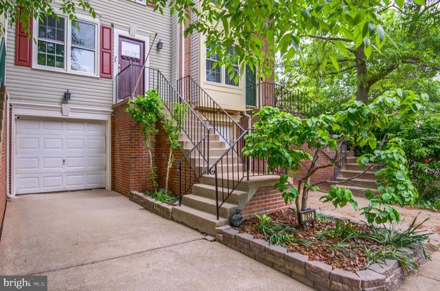 7832 GUM SPRINGS VILLAGE DR, Alexandria, VA 22306