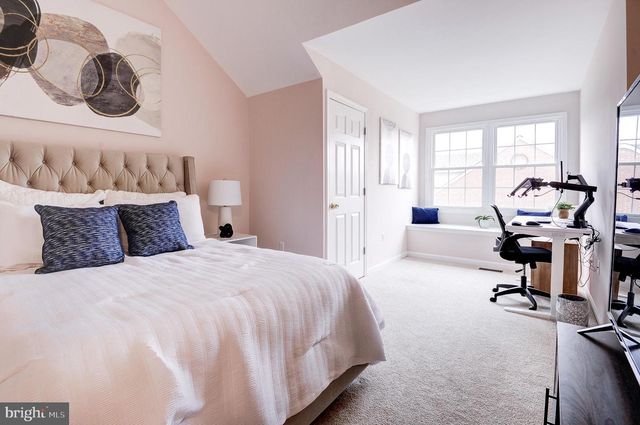 7832 GUM SPRINGS VILLAGE DR, Alexandria, VA 22306