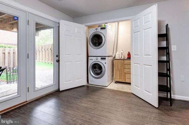 7832 GUM SPRINGS VILLAGE DR, Alexandria, VA 22306