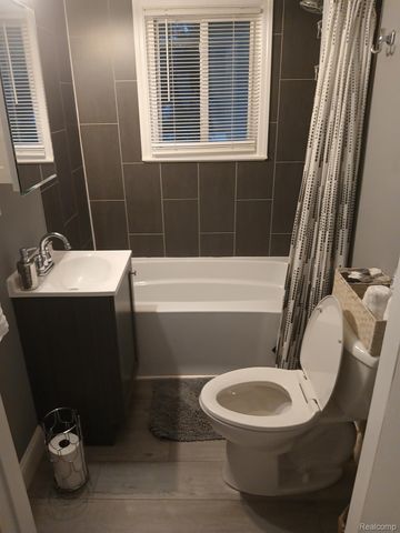 612 Bradfield Street, Bay City, MI 48706