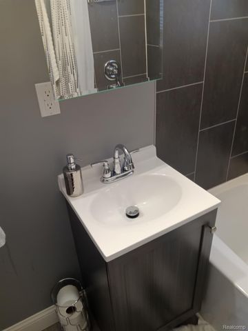 612 Bradfield Street, Bay City, MI 48706