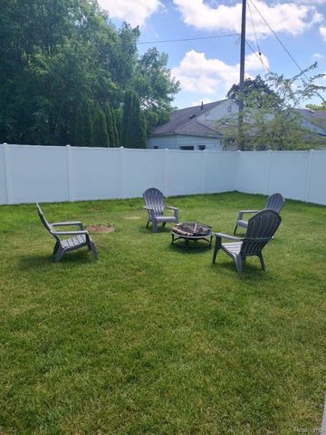 612 Bradfield Street, Bay City, MI 48706