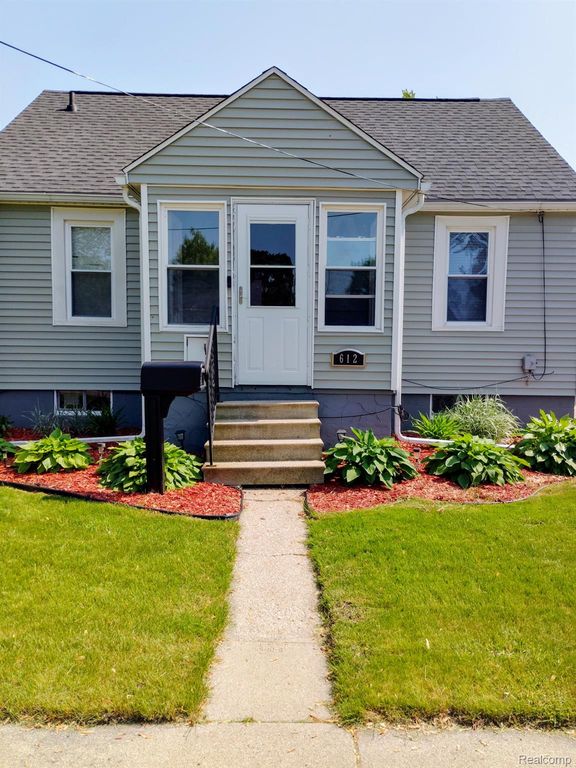 612 Bradfield Street, Bay City, MI 48706