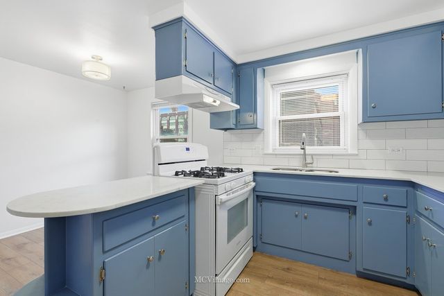 3840 S Wolcott Avenue 2, Chicago, IL 60609