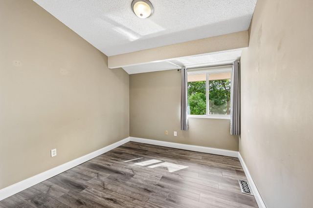 4082 Meadowlark Lane, Eagan, MN 55122