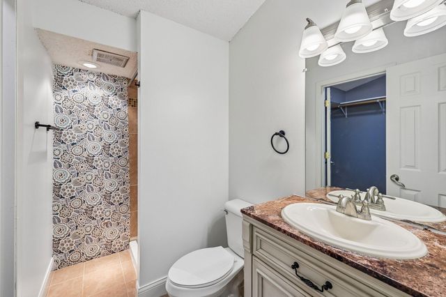 4082 Meadowlark Lane, Eagan, MN 55122