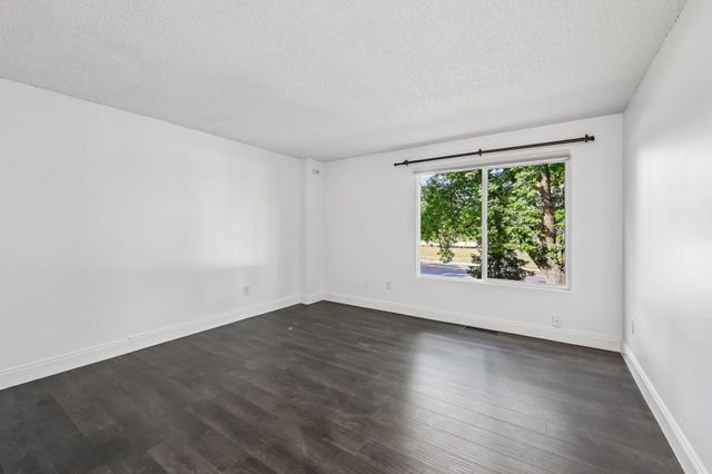 4082 Meadowlark Lane, Eagan, MN 55122