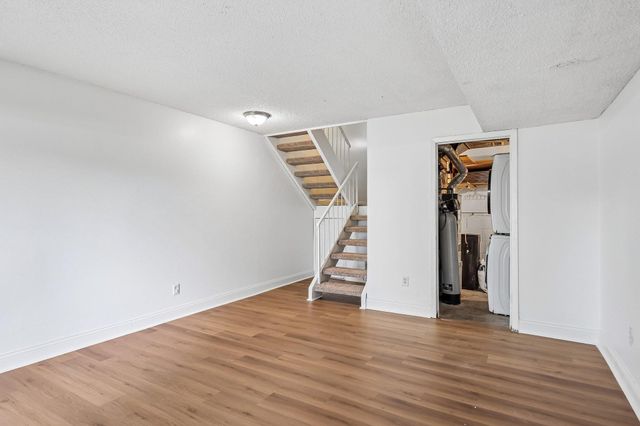 4082 Meadowlark Lane, Eagan, MN 55122