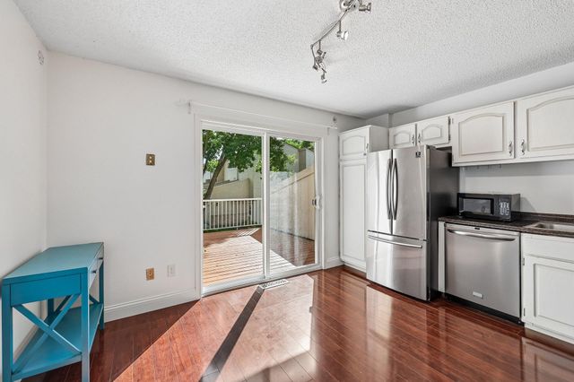 4082 Meadowlark Lane, Eagan, MN 55122