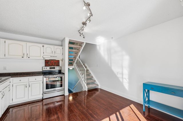 4082 Meadowlark Lane, Eagan, MN 55122