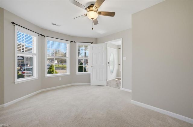 103 Heather Way Apt A, Yorktown, VA 23693