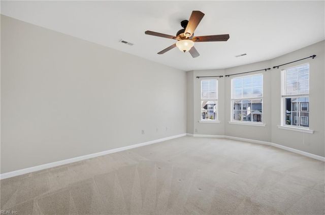 103 Heather Way Apt A, Yorktown, VA 23693