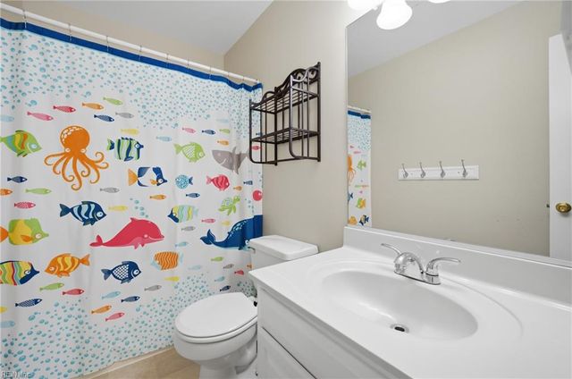 103 Heather Way Apt A, Yorktown, VA 23693