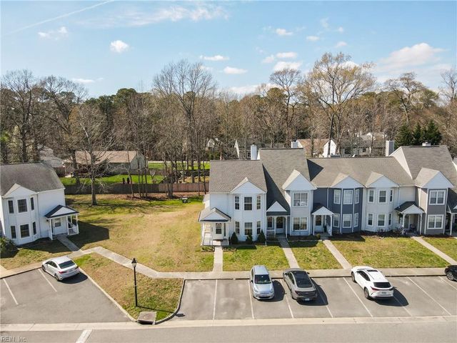 103 Heather Way Apt A, Yorktown, VA 23693