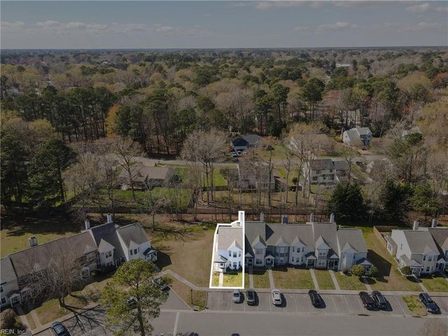 103 Heather Way Apt A, Yorktown, VA 23693