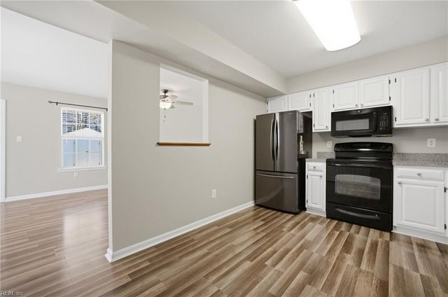 103 Heather Way Apt A, Yorktown, VA 23693