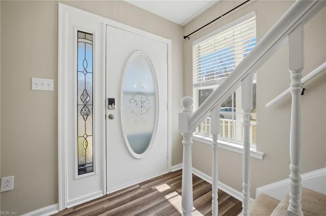 103 Heather Way Apt A, Yorktown, VA 23693