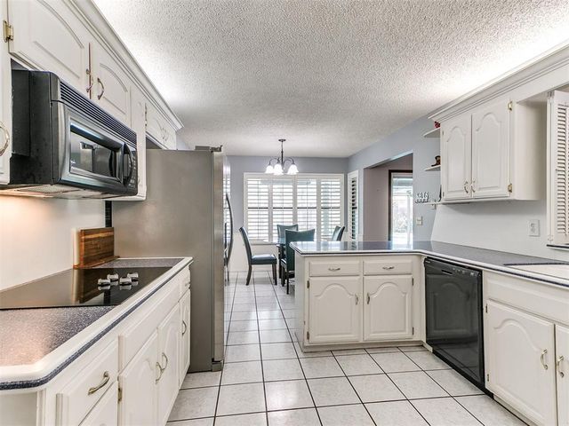 8209 N Bridgeport Lane, Bethany, OK 73008