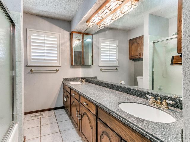 8209 N Bridgeport Lane, Bethany, OK 73008