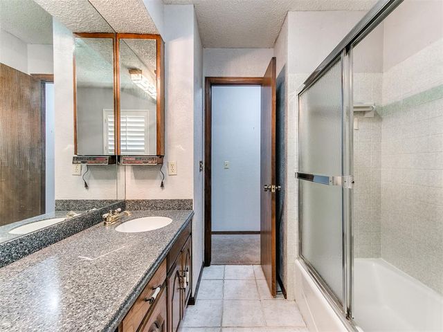 8209 N Bridgeport Lane, Bethany, OK 73008