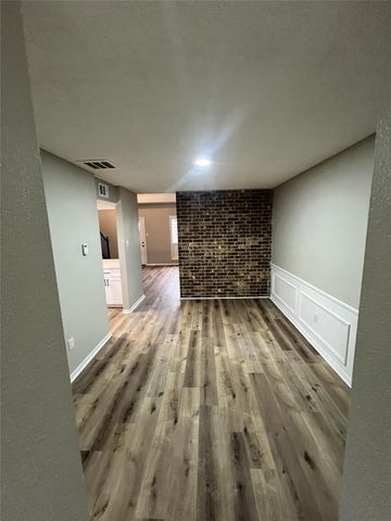 1310 Town Circle 1, Baytown, TX 77520