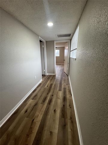 1310 Town Circle 1, Baytown, TX 77520