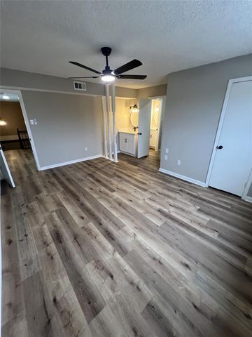 1310 Town Circle 1, Baytown, TX 77520