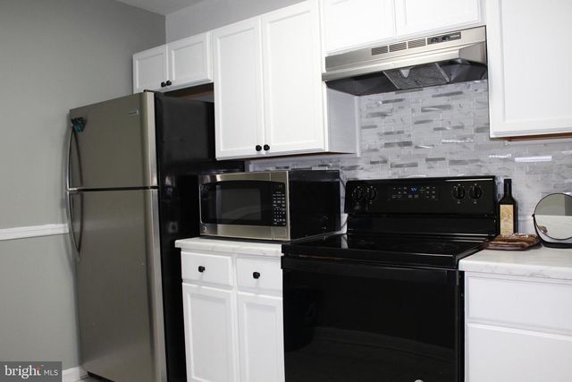 9878 BROOKRIDGE CT, Montgomery Village, MD 20886
