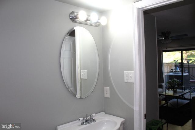 9878 BROOKRIDGE CT, Montgomery Village, MD 20886