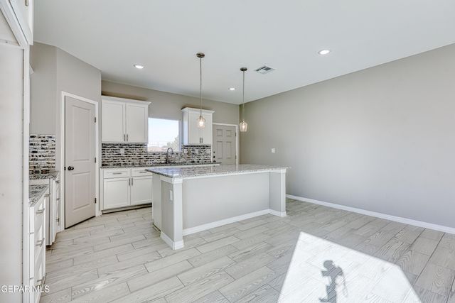 11607 Valle Bonito Road, Socorro, TX 79927