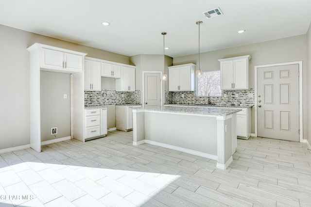 11607 Valle Bonito Road, Socorro, TX 79927