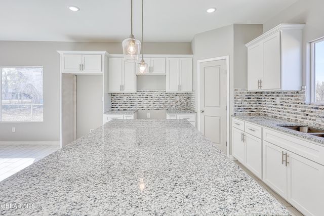 11607 Valle Bonito Road, Socorro, TX 79927