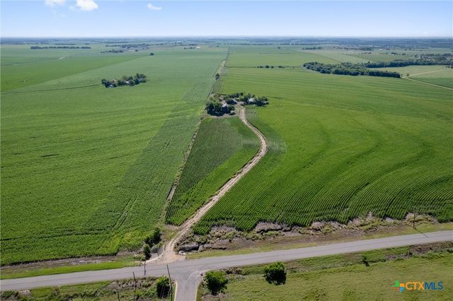 1701 County Road 424, Taylor, TX 76574