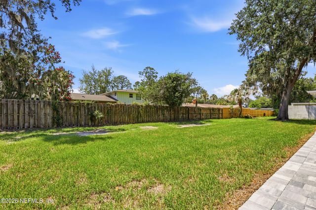 2348 SMULLIAN Trail N, Jacksonville, FL 32217