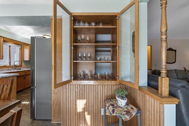 3033 W HIAWATHA DRIVE, Appleton, WI 54914