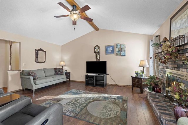 3033 W HIAWATHA DRIVE, Appleton, WI 54914