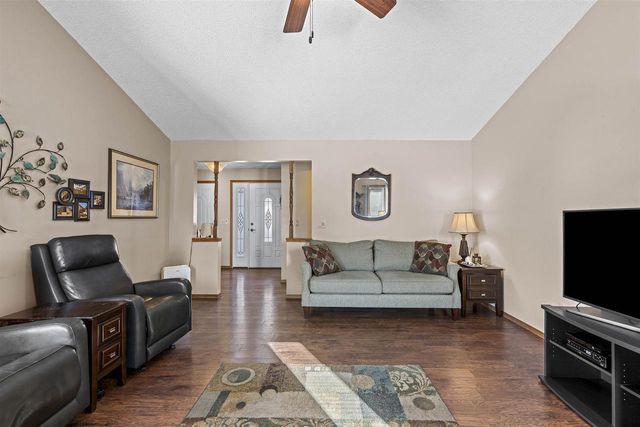 3033 W HIAWATHA DRIVE, Appleton, WI 54914