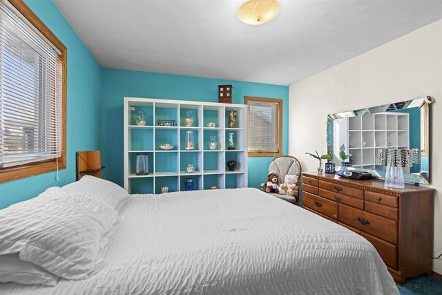 3033 W HIAWATHA DRIVE, Appleton, WI 54914