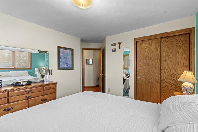 3033 W HIAWATHA DRIVE, Appleton, WI 54914