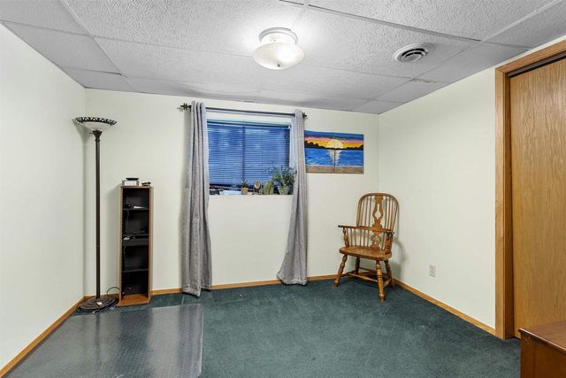 3033 W HIAWATHA DRIVE, Appleton, WI 54914