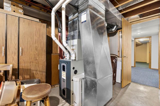 3033 W HIAWATHA DRIVE, Appleton, WI 54914