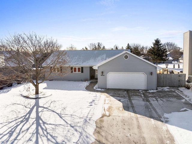 3033 W HIAWATHA DRIVE, Appleton, WI 54914