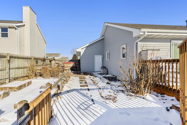 3033 W HIAWATHA DRIVE, Appleton, WI 54914