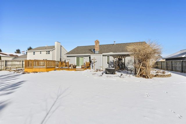 3033 W HIAWATHA DRIVE, Appleton, WI 54914